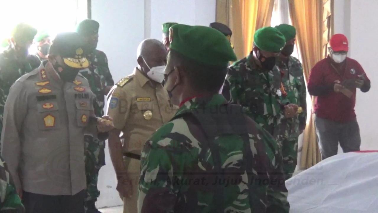 Isak Tangis Gubernur, Pangdam Dan Kapolda Papua Barat Melepas Keberangkatan 4 Prajurit TNI 1 IMG 20210903 WA0062